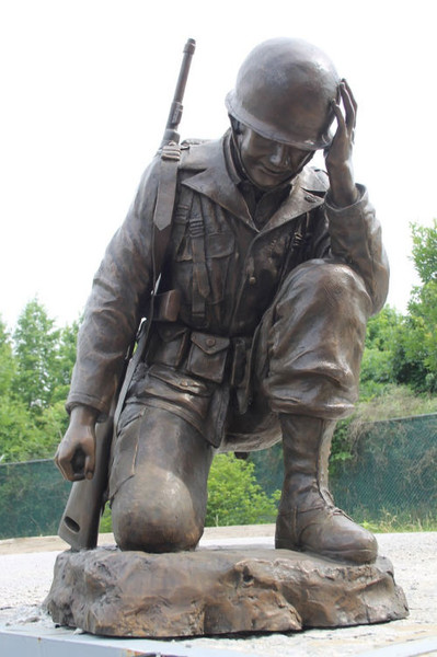 Bronze Life Size Kneeling Soldier fallen memorial sculpture monument